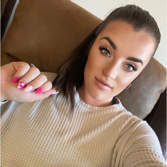 Meet your Posher, Chelsey - Picture 1 of 1